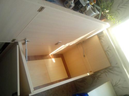 Какие идеи есть для переделки старого дивана в мебель для дома. Тумба-диван с большим местом для хранения из старого советского дивана