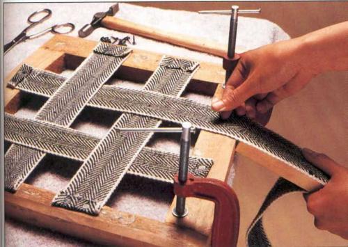 Перетяжка кресла своими руками: пошаговые инструкции и схемы по ремонту и реставрации мягкой мебели