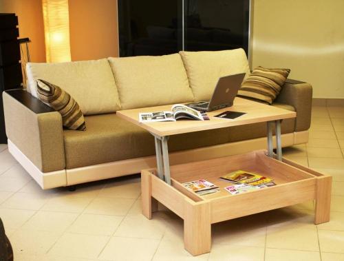 Рабочий стол трансформер для маленькой комнаты. Модели компьютерных столов трансформеров