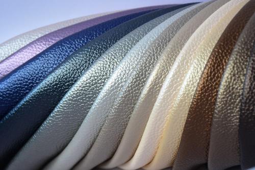 Какие инструменты и материалы нужны для перетягивания старого дивана. Материалы и инструменты