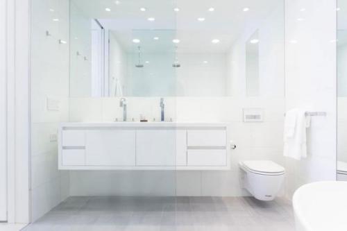 Краска для ванной белая глянцевая моющаяся: все, что нужно знать о выборе и применении 03 Краска для ванной белая глянцевая моющаяся: все, что нужно знать о выборе и применении 03