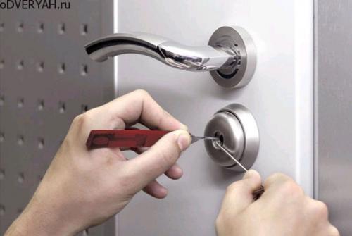 Как вскрыть замок входной двери самостоятельно. Как работают специалисты по вскрытию дверей