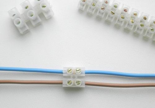 Клеммы для соединения проводов: виды, способы подключения и особенности соединения разных проводников (видео + 155 фото)