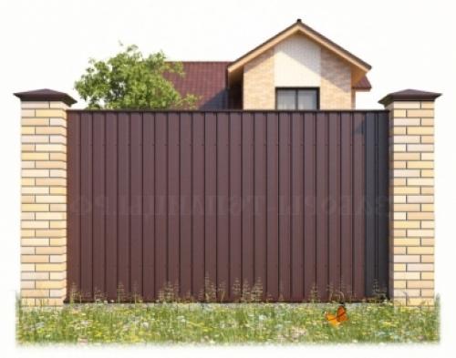 Какие факторы влияют на выбор материалов для строительства забора с кирпичными столбами. Особенности выбора материалов для столбов и секций