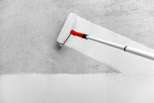Грунтовка для стен под обои: инструкция, как и чем лучше обработать стены перед поклейкой обоев. Виды, подбор, состав и свойства