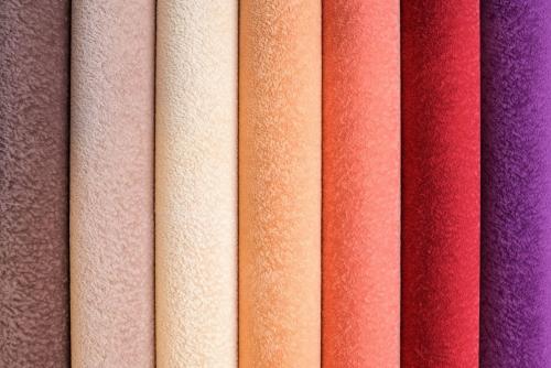 Как избежать сгибания материала при перетяжке дивана. Пошаговая инструкция по перетяжке дивана своими руками