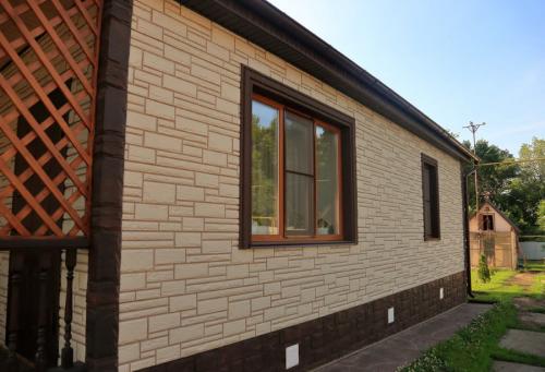 Панели для фасадов частных домов. Варианты дизайна на любой вкус и стиль