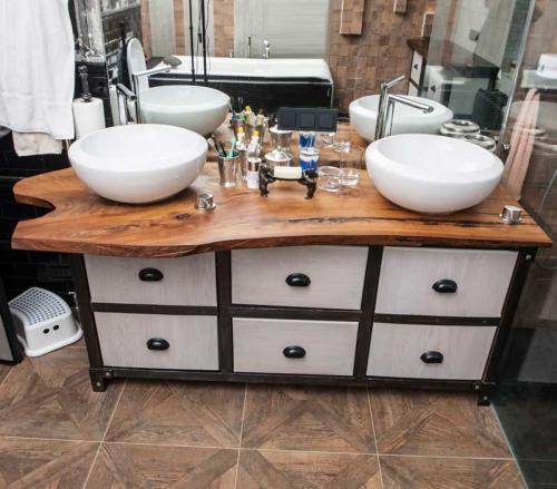 Столешница под раковину дерево. Плюсы и минусы деревянных столешниц