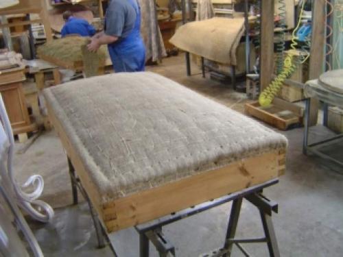 Как обить подушки дивана. Особенности