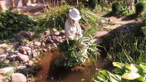 Скульптуры из ткани и цемента. Крутая самоделка из старой детской одежды и цемента