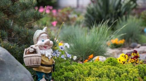 Простые фигуры для сада своими руками. Садовые фигуры: выбор материала и пошаговое изготовление своими руками