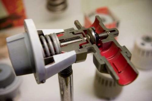 Ручной терморегулятор для радиатора. Тип термостатических элементов