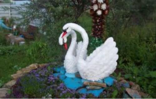Садовая фигура лебедь своими руками. Лебедь из пластиковых бутылок: клумба, кашпо, для сада