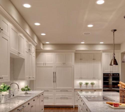 Есть ли особенности установки точечных светильников в ванной или на кухне. Акцентное освещение кухни