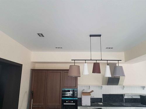 Светильник в натяжном потолке: как выбрать оптимальное решение для вашего интерьера 03 Светильник в натяжном потолке: как выбрать оптимальное решение для вашего интерьера 03