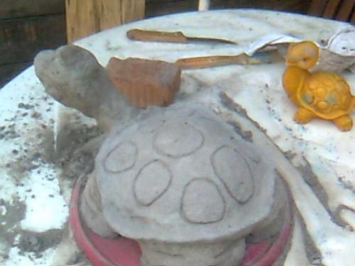 Как сделать скульптуру из бетона для сада своими руками. Как сделать садовые фигуры: вырезание из полусухого раствора