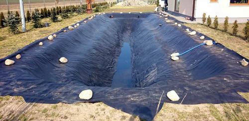 Пруд своими руками из пленки. Маленький мини пруд из полиэтилена, как способ облагородить участок