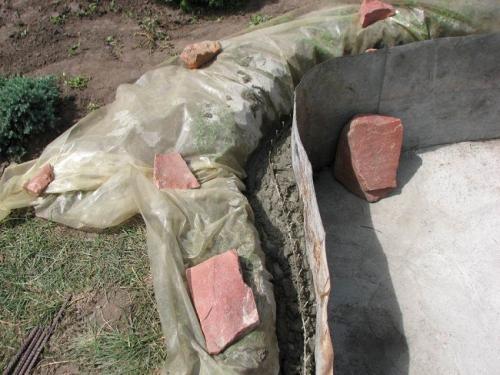 Как сделать прудик своими руками. Устройство бетонного водоема