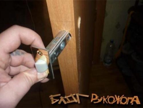 Как вставить замок в межкомнатную дверь с ручкой. Как правильно врезать замок вмежкомнатную дверь