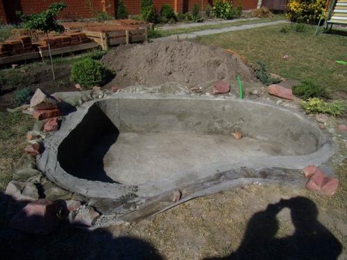 Как сделать прудик своими руками. Устройство бетонного водоема