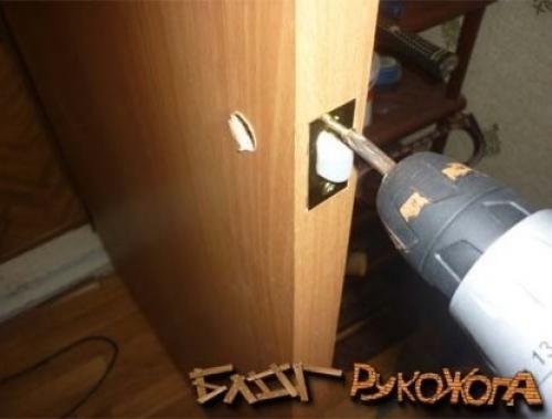 Как вставить замок в межкомнатную дверь с ручкой. Как правильно врезать замок вмежкомнатную дверь