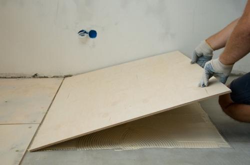 Какая фанера лучше для пола. Классификации фанеры 08