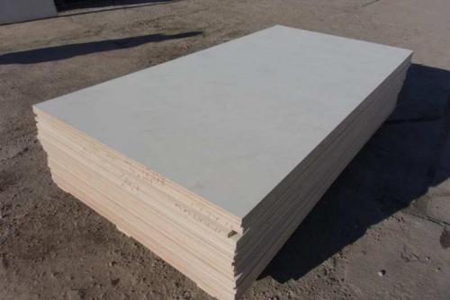 Сорта фанеры фсф. Фанера ФСФ: основные отличия от фанеры ФК, в чем разница и какая лучше. Популярные сорта, марки и расшифровка аббревиатуры