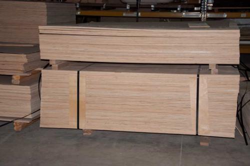 Сорта фанеры фсф. Фанера ФСФ: основные отличия от фанеры ФК, в чем разница и какая лучше. Популярные сорта, марки и расшифровка аббревиатуры