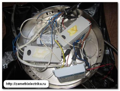 Из потолка 4 провода из люстр.  Как подключить люстру с 2, 3, 4 проводами (схемы) 01