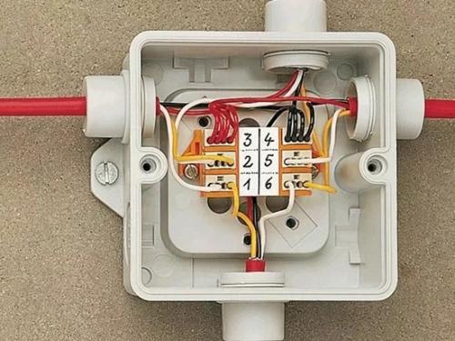 Плавятся провода в распределительной коробке. Способы соединения проводников в коробке