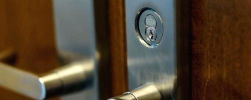 Как врезать замок во входную дверь. Устанавливаем замок в входную железную дверь